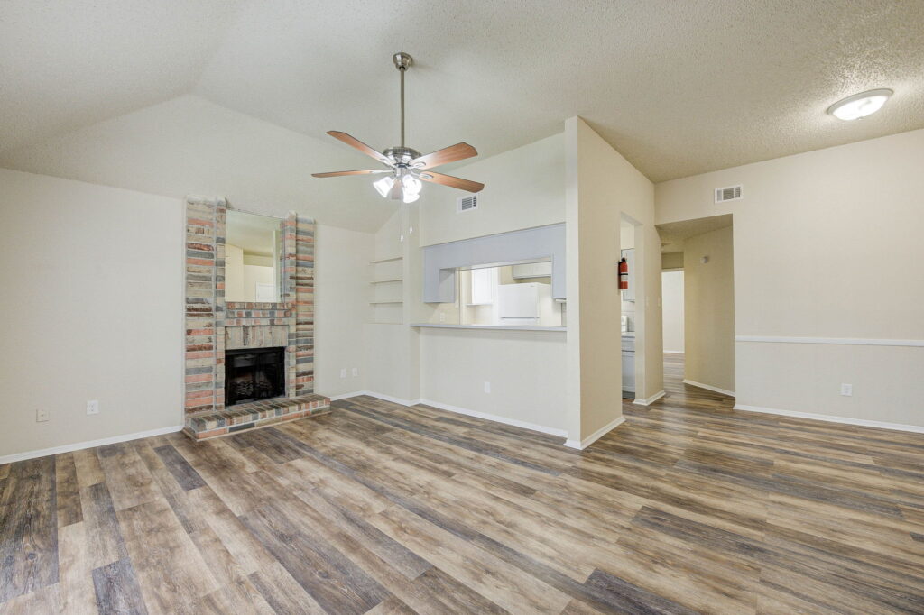13-web-or-mls-7015-woodsman-trail