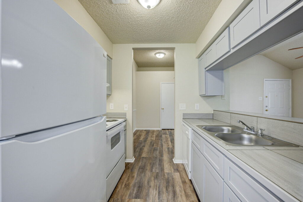 24-web-or-mls-7015-woodsman-trail
