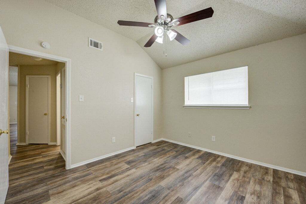 34-web-or-mls-7015-woodsman-trail