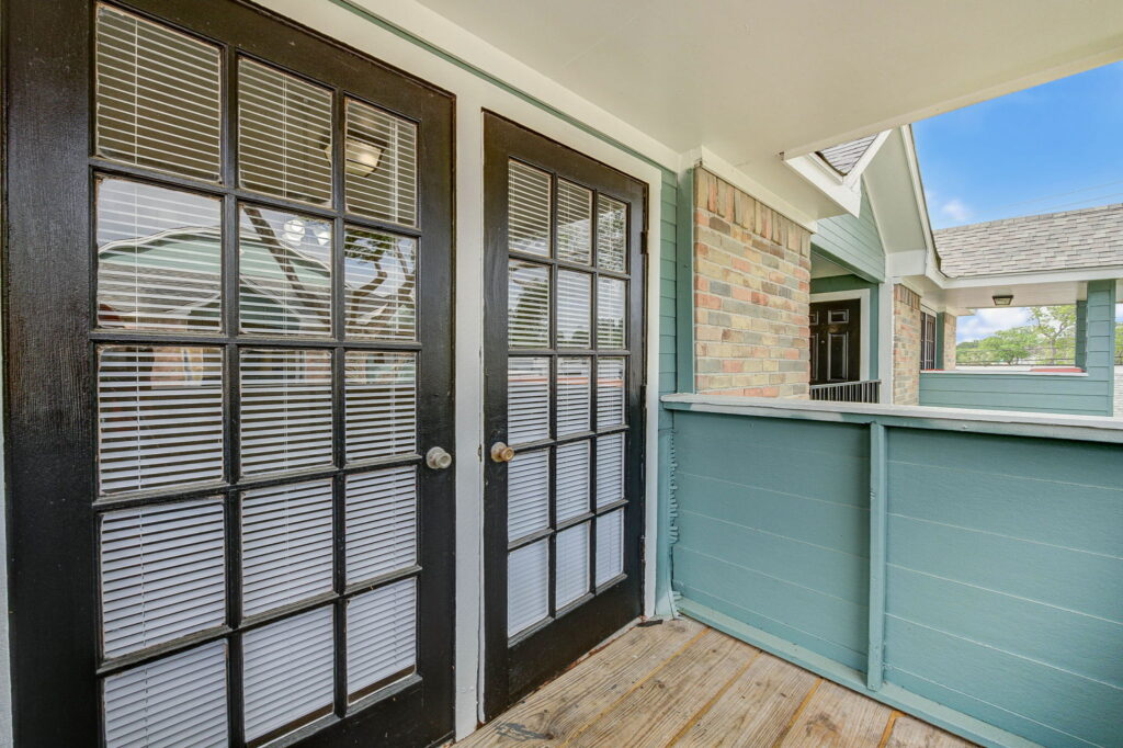 38-web-or-mls-7015-woodsman-trail