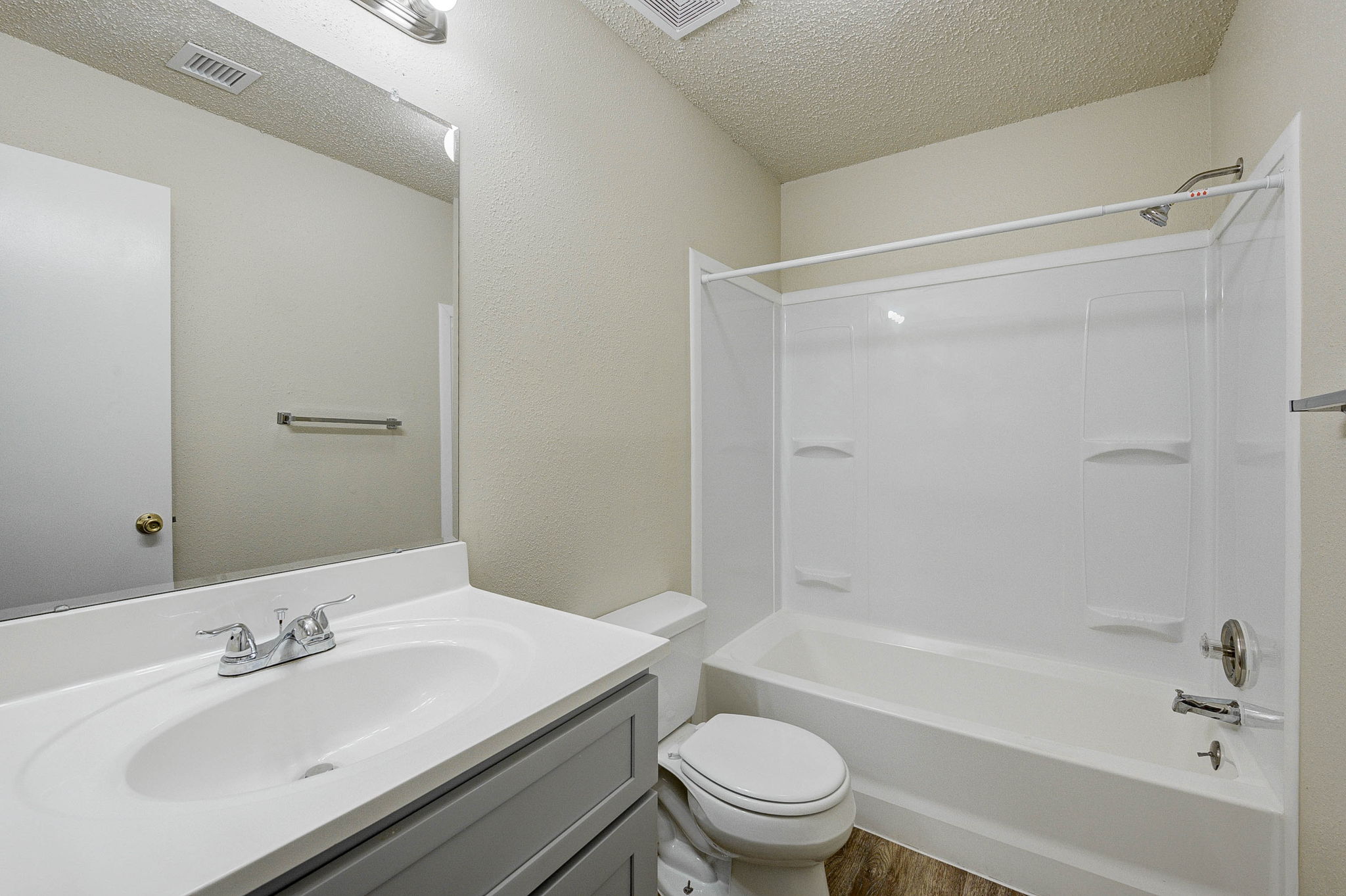 31-web-or-mls-7015-woodsman-trail